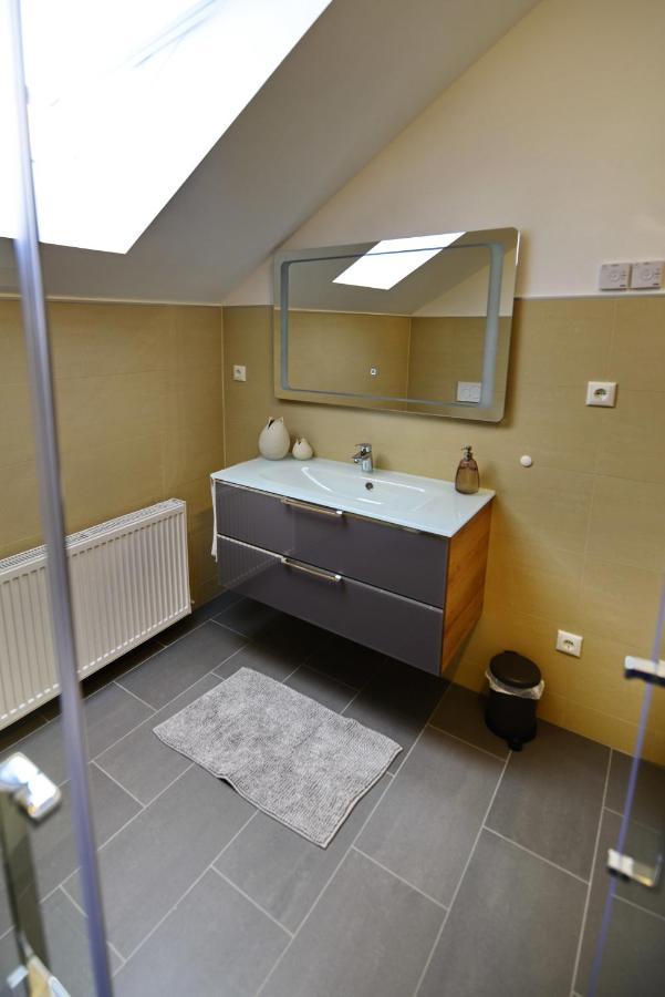 Apartment Pretti - Neues Stilvoll Eingerichtetes Im Zentrum Von *